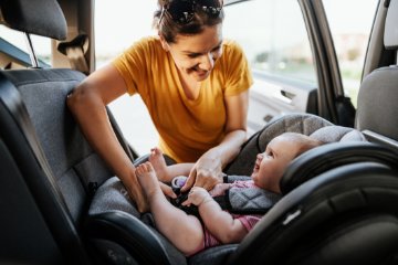 The safest place to put your baby in the car 